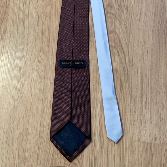 Two tone Tommy Hilfiger Tie - Picture 2 of 2